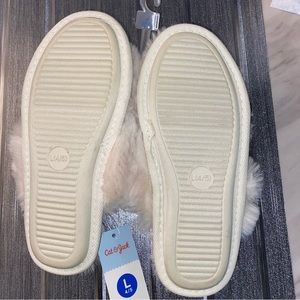 Cat & Jack Cream Slippers
